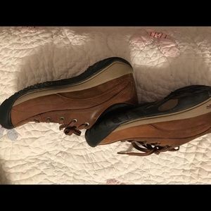 Keen lace up brown leather oxfords. Size 6.5